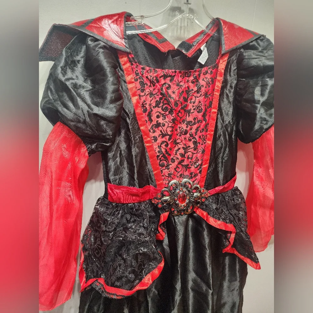Vampire Queen Costume Large 12 - 14 Halloween Red Black‎ Youth B996
